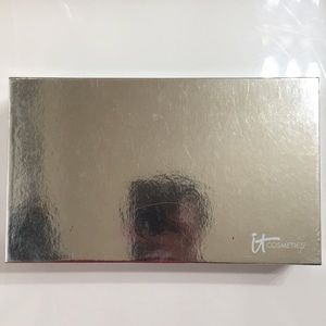 IT! Cosmetics Mini Buki Gift Box (Discontinued)